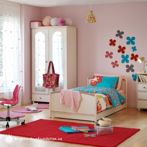 Pink youth bedroom